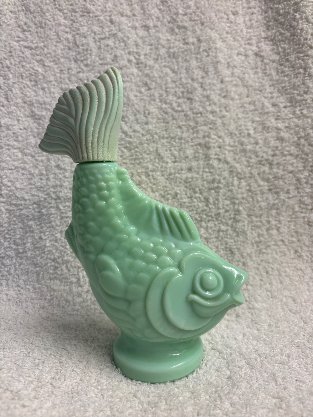 Vintage Avon Jadeite Fish Empty Elusive Foaming Bath Oil 5 Fl. Oz EMPTY